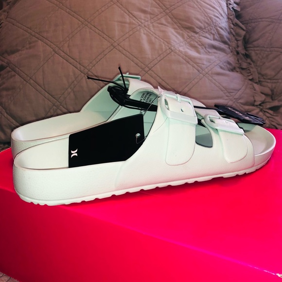 Hurley sandals (7) - Picture 3 of 3